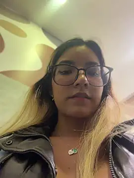 Pretty_roxxyy webcam