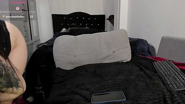 Amy_Aloqua webcam