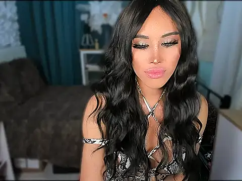 Laura_yourhottestbae123