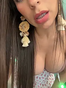Mau_White