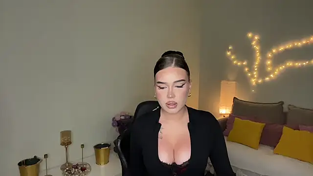 mistress_of_hearts webcam