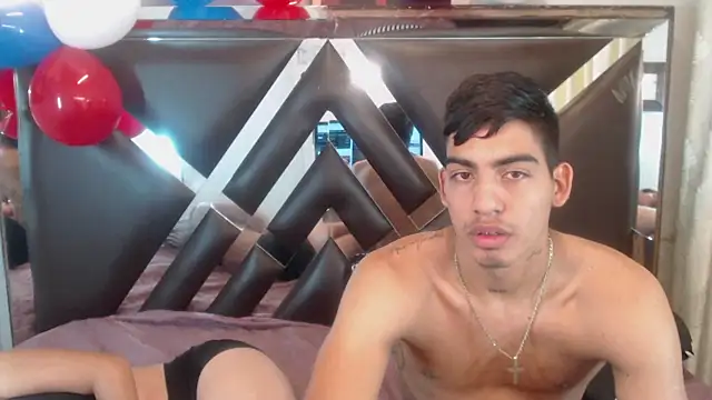 Milo_and_Mily webcam
