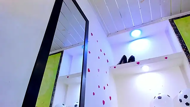 Raven_Rouge_ webcam
