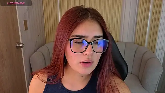 honey_bloom_cn webcam