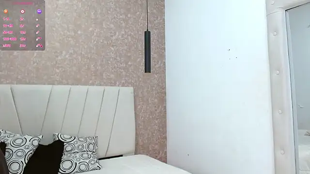 AliceSmity__ webcam