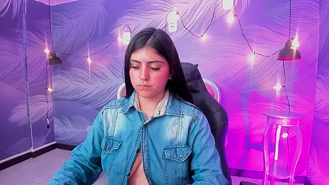 MishRaven webcam
