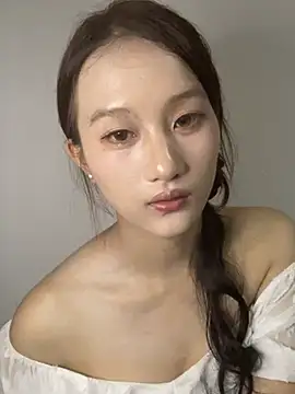 June-Baby webcam