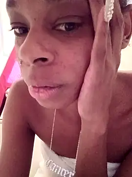 Jasmine_FullsShine webcam