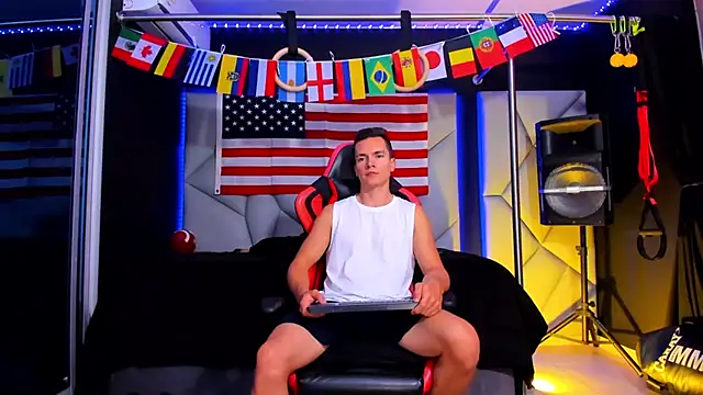 Aydenmiller96 live cam on StripChat