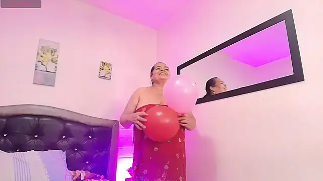 QueenMatturex webcam