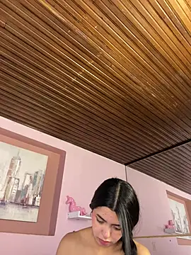 LunaMoore_Pink webcam