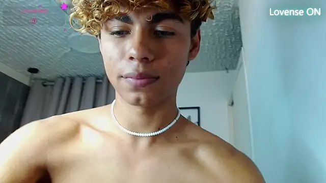 Anyelo_Twink webcam