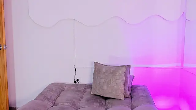 ArohomLester_ webcam
