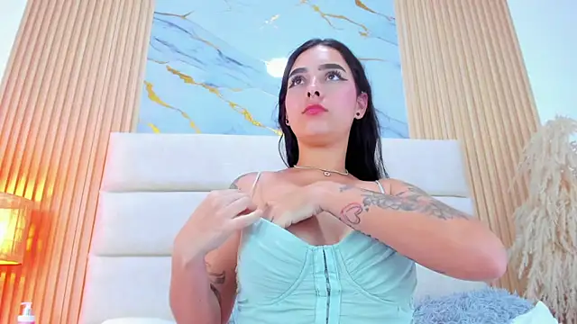 Miaa_Gold webcam
