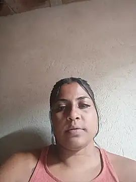 Giselabrunette25 webcam