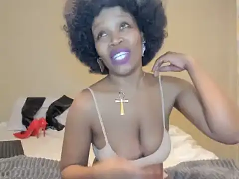 AfricanSquirtingQueen webcam