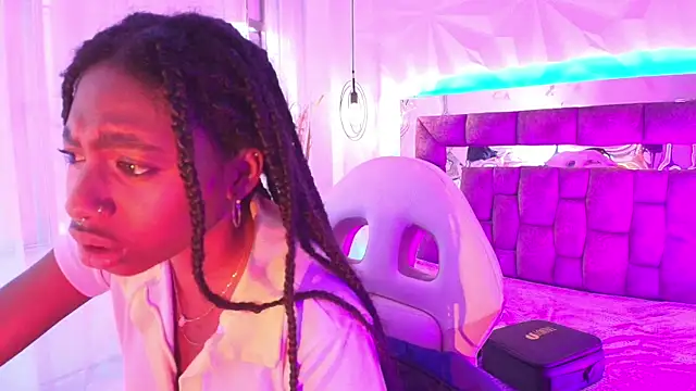 Queen_perla_ webcam