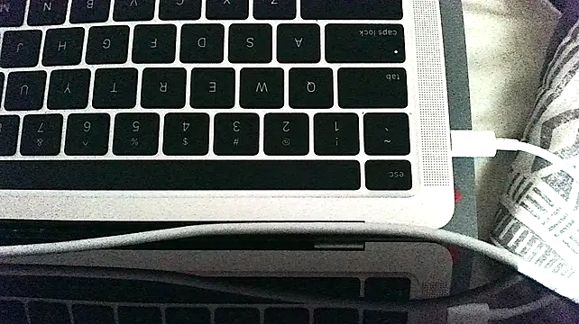 Yournaughty webcam