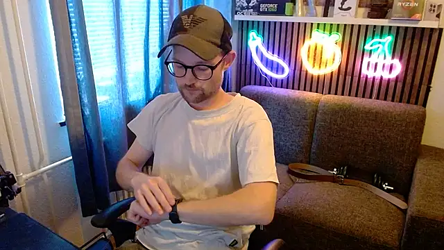 YourNaughtyLukas webcam