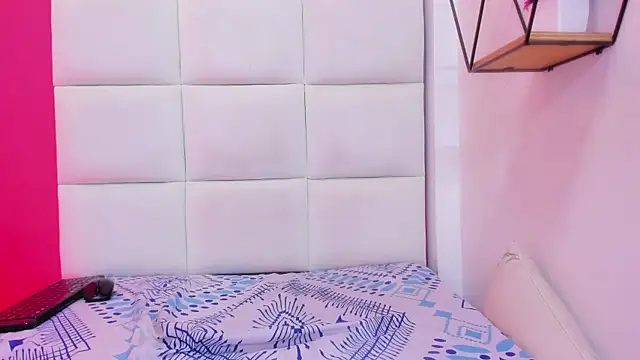 Katecurvy_hot69 webcam
