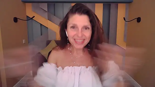 EllaLong webcam