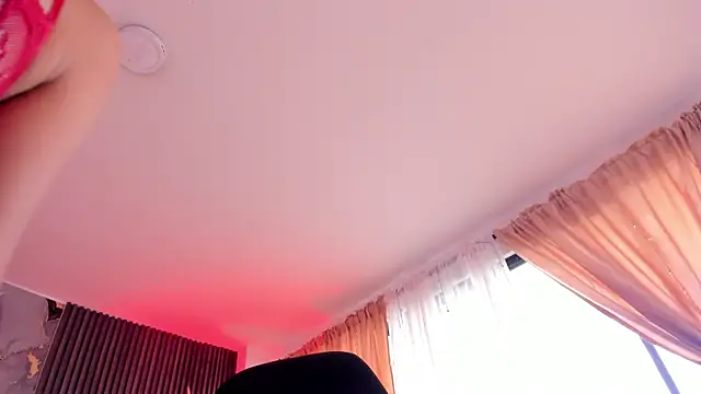 CarolineFyre webcam