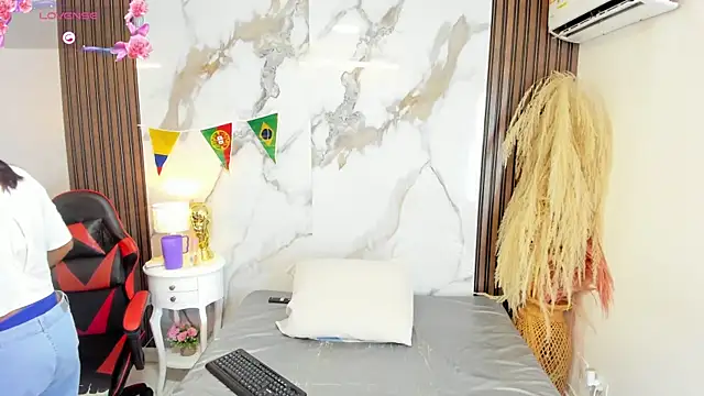 biancapercy - Biancapercy's free webcam - UK Sex Cams