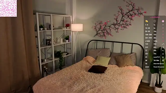 NarcisaDicker webcam