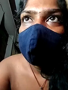 Tamil_Kavitha live cam on StripChat