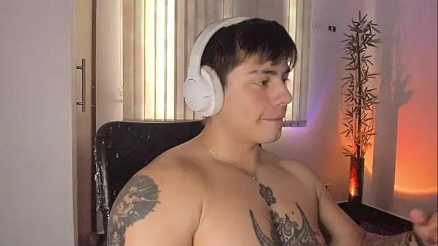Giordano_Russo live cam on StripChat