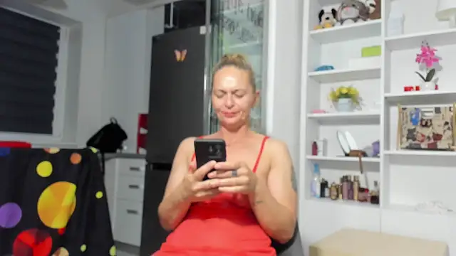 AnneQueen webcam