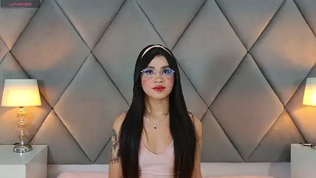OliviaDiaz live cam on StripChat
