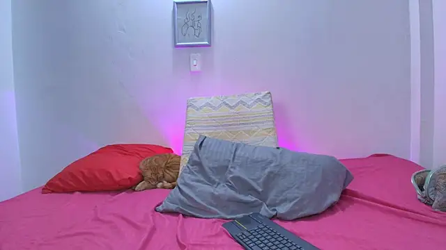Nikki__uwu webcam