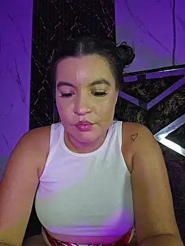 Pretty_Julieta webcam