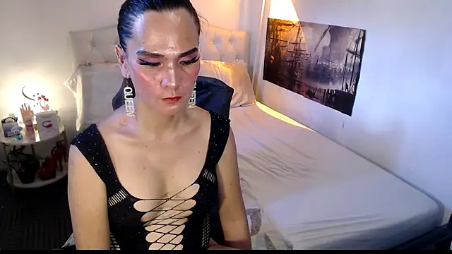 NinaDOM4CUM webcam