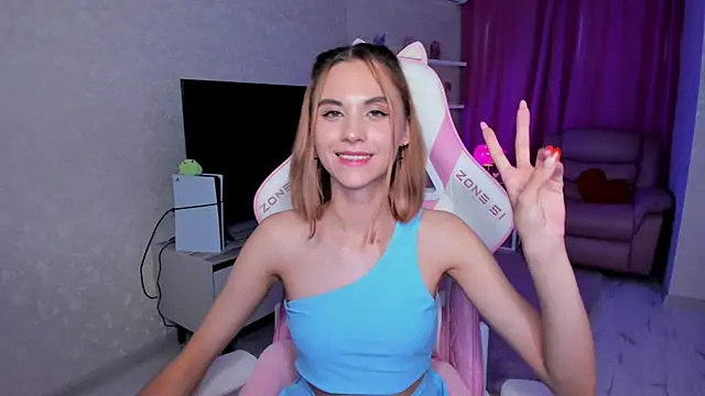 EllaCurtis webcam