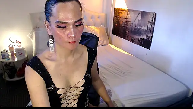 NinaDOM4CUM webcam