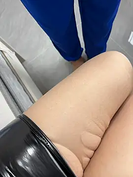 美女qwe522522在线直播