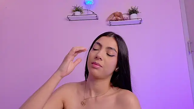 Julie_Bennet live cam on StripChat