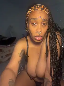 Lunalovesyou8 webcam