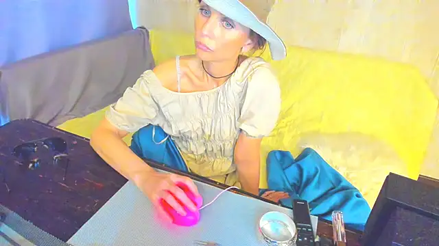 Elizabe_th webcam