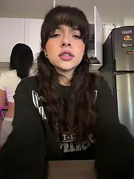 Yovng___Lau