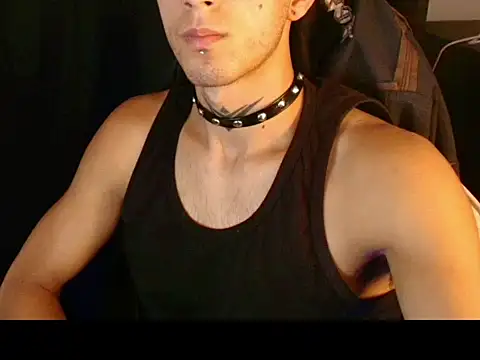 dark_men1 webcam