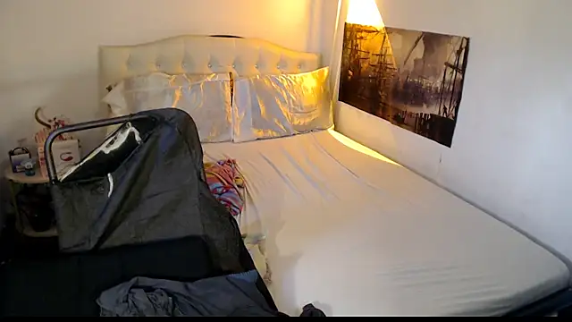 NinaDOM4CUM webcam