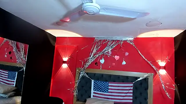YayaHilton webcam