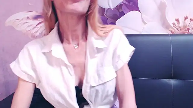 BlondPussy webcam