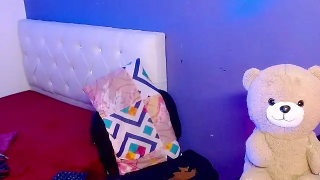Angel_foxc13 live cam on StripChat