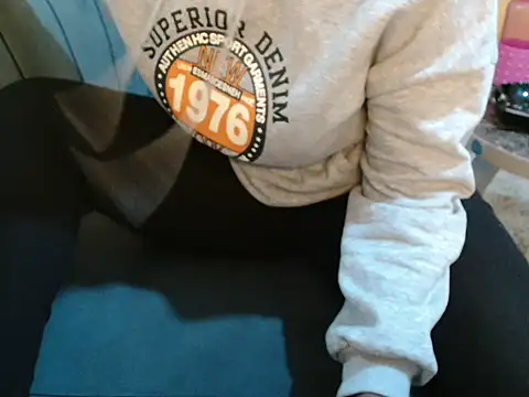leslysexygirl webcam