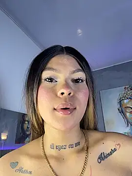 Saracooper__ webcam