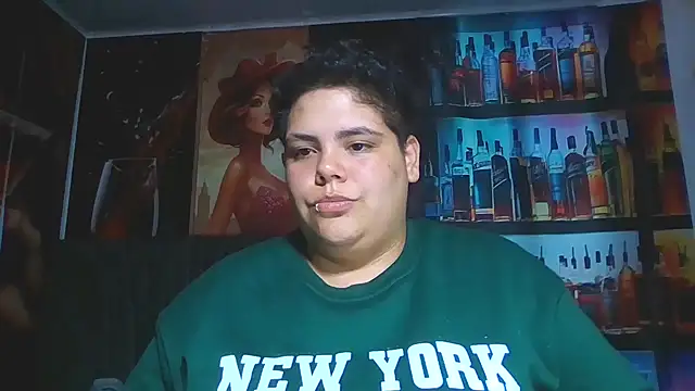Hailey_Curvy webcam